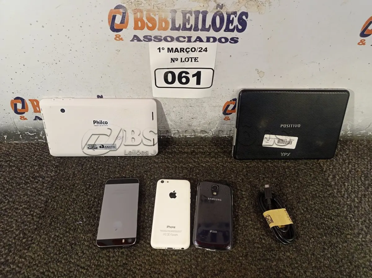 LOTE 061 - 02 TABLETS E 03 CELULARES MARCAS E MODELOS DIVERSOS. (NO ESTADO) ATENÇÃO! FAZER A VISITAÇÃO ANTES DE ARREMATAR, NÃO SABEMOS SE FUNCIONA. LEILÃO NÃO TEM GARANTIA E NEM DEVOLUÇÃO, SUJEITO A POSSÍVEIS AVARIAS VISÍVEIS/OCULTAS E/OU AUSÊNCIA DE COMPONENTES.