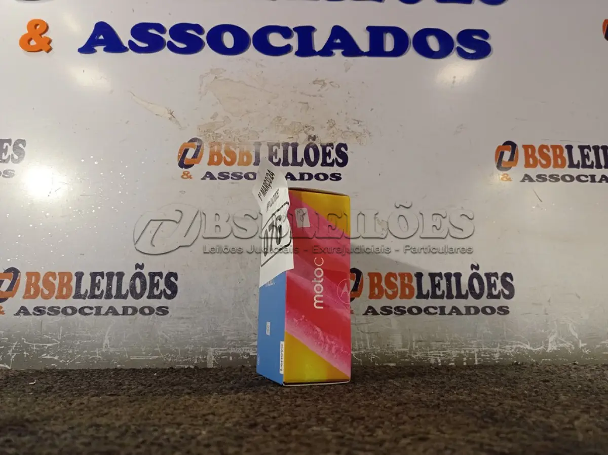 LOTE 076 - 01 CELULAR MOTO “C” 8BG. (NO ESTADO) ATENÇÃO! FAZER A VISITAÇÃO ANTES DE ARREMATAR, NÃO SABEMOS SE FUNCIONA. LEILÃO NÃO TEM GARANTIA E NEM DEVOLUÇÃO, SUJEITO A POSSÍVEIS AVARIAS VISÍVEIS/OCULTAS E/OU AUSÊNCIA DE COMPONENTES.