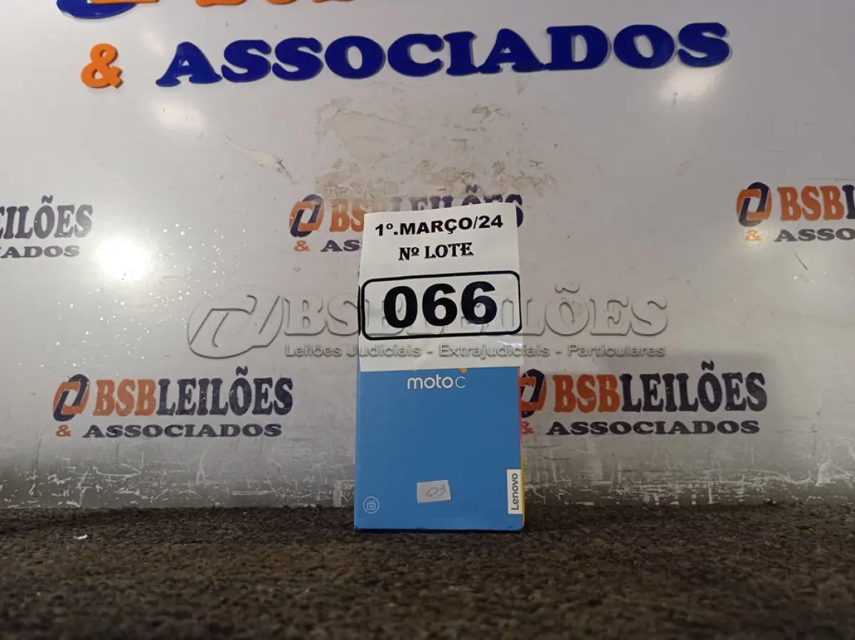 LOTE 066 - 01 CELULAR MOTO “C” 8BG. (NO ESTADO) ATENÇÃO! FAZER A VISITAÇÃO ANTES DE ARREMATAR, NÃO SABEMOS SE FUNCIONA. LEILÃO NÃO TEM GARANTIA E NEM DEVOLUÇÃO, SUJEITO A POSSÍVEIS AVARIAS VISÍVEIS/OCULTAS E/OU AUSÊNCIA DE COMPONENTES.