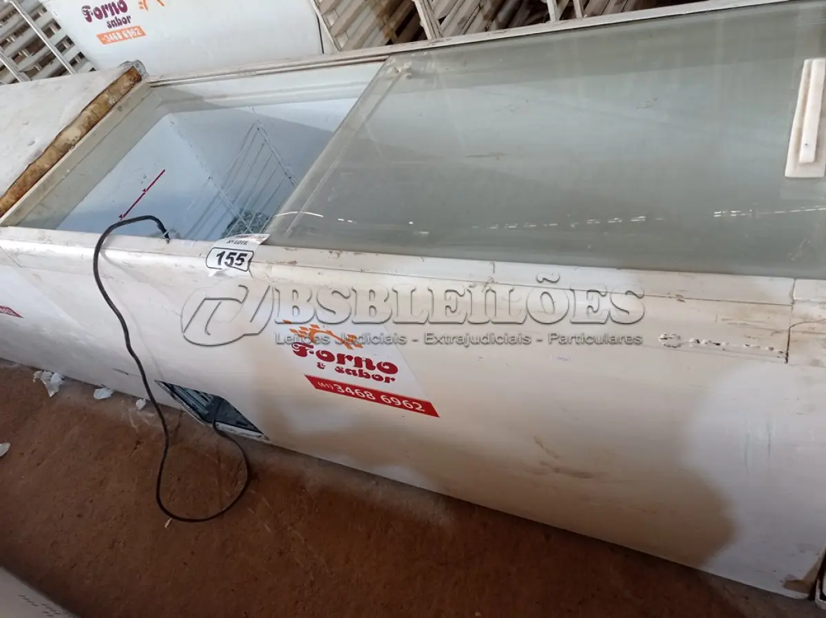 LOTE 155 - 01 FREEZER HORIZONTAL COM TAMPAS DE CORRER 220V. (NO ESTADO) ATENÇÃO! FAZER A VISITAÇÃO ANTES DE ARREMATAR, NÃO SABEMOS SE FUNCIONA. LEILÃO NÃO TEM GARANTIA E NEM DEVOLUÇÃO, SUJEITO A POSSÍVEIS AVARIAS VISÍVEIS/OCULTAS E/OU AUSÊNCIA DE COMPONENTES.