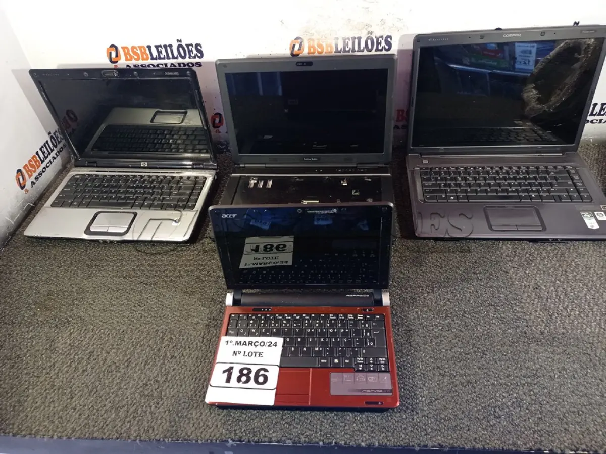 LOTE 186 - 04 NOTEBOOK’S MARCAS E MODELOS DIVERSOS PARA RETIRADA DE PEÇAS. (NO ESTADO) ATENÇÃO! FAZER A VISITAÇÃO ANTES DE ARREMATAR, NÃO SABEMOS SE FUNCIONA. LEILÃO NÃO TEM GARANTIA E NEM DEVOLUÇÃO, SUJEITO A POSSÍVEIS AVARIAS VISÍVEIS/OCULTAS E/OU AUSÊNCIA DE COMPONENTES.