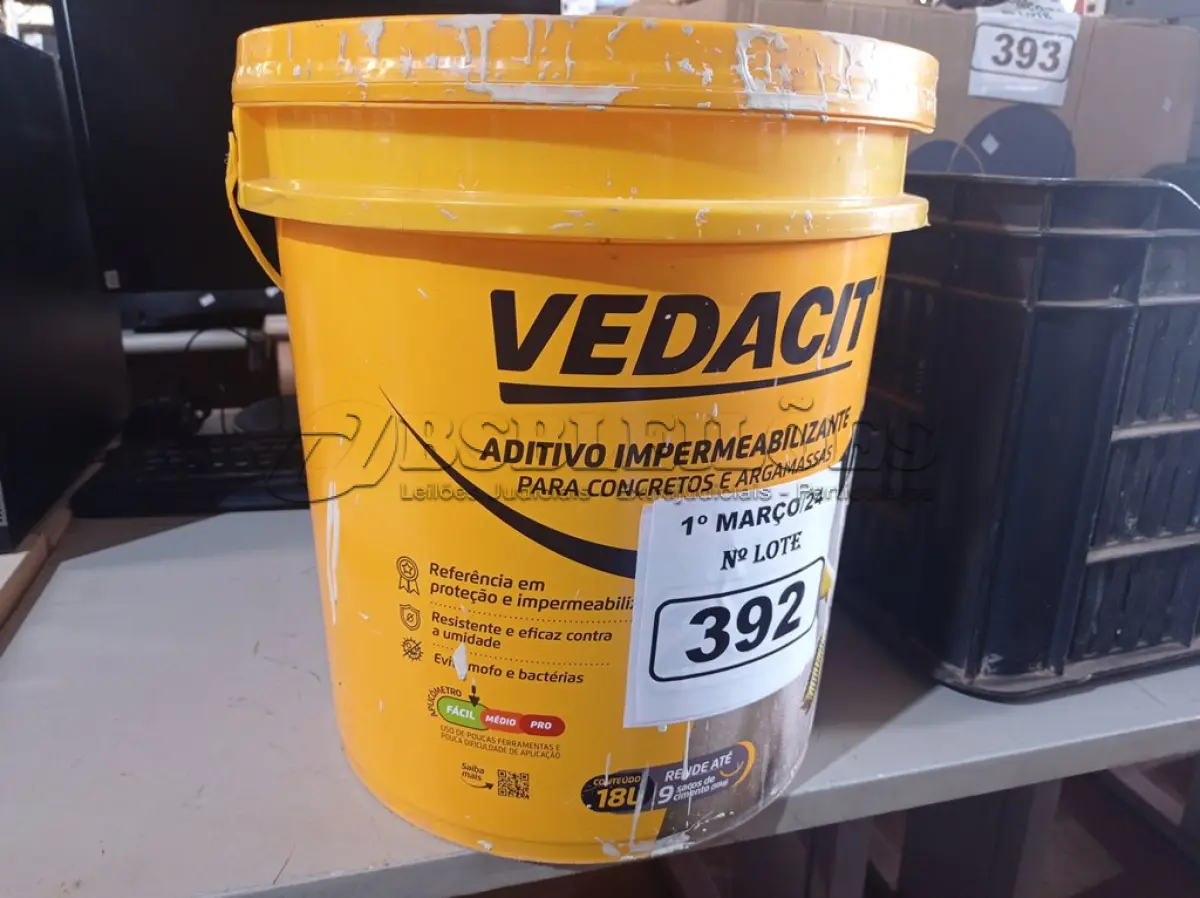 LOTE 392 - 01 BALDE DE VEDACIT, ADITIVO IMPERMEABILIZANTE PARA CONCRETOS E ARGAMASSAS. (NO ESTADO) ATENÇÃO! FAZER A VISITAÇÃO ANTES DE ARREMATAR, NÃO SABEMOS SE FUNCIONA. LEILÃO NÃO TEM GARANTIA E NEM DEVOLUÇÃO, SUJEITO A POSSÍVEIS AVARIAS VISÍVEIS/OCULTAS E/OU AUSÊNCIA DE COMPONENTES.