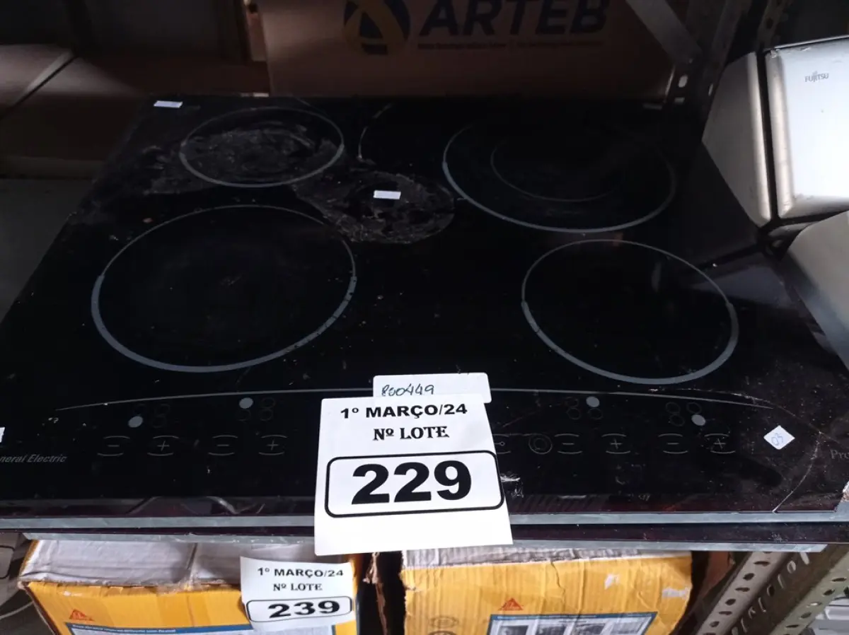 LOTE 229 - 02 FOGÕES DE INDUÇÃO MARCAS E MODELOS DIVERSOS PARA RETIRADA DE PEÇAS. (NO ESTADO) ATENÇÃO! FAZER A VISITAÇÃO ANTES DE ARREMATAR, NÃO SABEMOS SE FUNCIONA. LEILÃO NÃO TEM GARANTIA E NEM DEVOLUÇÃO, SUJEITO A POSSÍVEIS AVARIAS VISÍVEIS/OCULTAS E/OU AUSÊNCIA DE COMPONENTES.