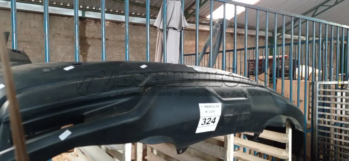 LOTE 324 - 01 PARA-CHOQUE DE CAMIONETE NISSAN. (NO ESTADO) ATENÇÃO! FAZER A VISITAÇÃO ANTES DE ARREMATAR, NÃO SABEMOS SE FUNCIONA. LEILÃO NÃO TEM GARANTIA E NEM DEVOLUÇÃO, SUJEITO A POSSÍVEIS AVARIAS VISÍVEIS/OCULTAS E/OU AUSÊNCIA DE COMPONENTES.