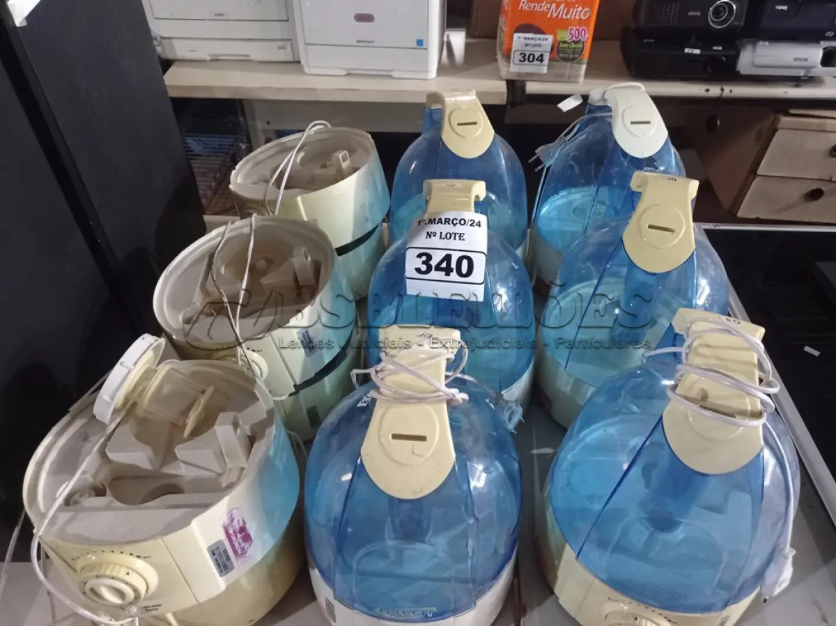 LOTE 340 - 01 LOTE COM VÁRIOS UMIDIFICADORES MARCAS E MODELOS DIVERSOS. (NO ESTADO) ATENÇÃO! FAZER A VISITAÇÃO ANTES DE ARREMATAR, NÃO SABEMOS SE FUNCIONA. LEILÃO NÃO TEM GARANTIA E NEM DEVOLUÇÃO, SUJEITO A POSSÍVEIS AVARIAS VISÍVEIS/OCULTAS E/OU AUSÊNCIA DE COMPONENTES.
