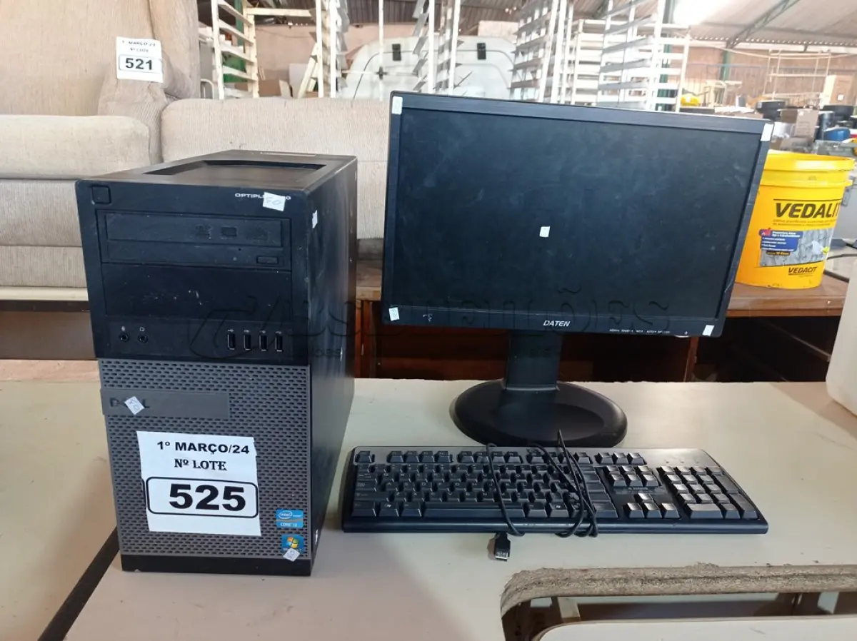 LOTE 525 - 01 CPU’S, 01 MONITOR E 01 TECLADO. (NO ESTADO) ATENÇÃO! FAZER A VISITAÇÃO ANTES DE ARREMATAR, NÃO SABEMOS SE FUNCIONA. LEILÃO NÃO TEM GARANTIA E NEM DEVOLUÇÃO, SUJEITO A POSSÍVEIS AVARIAS VISÍVEIS/OCULTAS E/OU AUSÊNCIA DE COMPONENTES.