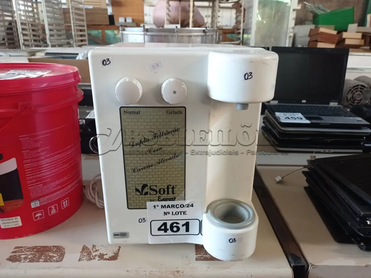 LOTE 461 - 01 PURIFICADOR DE ÁGUA NATURAL/GELADA MARCA SOFT. (NO ESTADO) ATENÇÃO! FAZER A VISITAÇÃO ANTES DE ARREMATAR, NÃO SABEMOS SE FUNCIONA. LEILÃO NÃO TEM GARANTIA E NEM DEVOLUÇÃO, SUJEITO A POSSÍVEIS AVARIAS VISÍVEIS/OCULTAS E/OU AUSÊNCIA DE COMPONENTES.