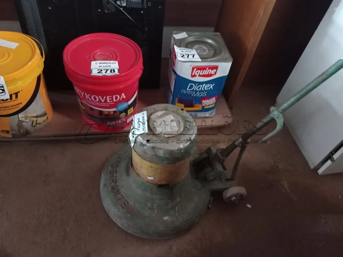 LOTE 276 - 01 ENCERADEIRA INDUSTRIAL MARCA BANDEIRANTE. (NO ESTADO) ATENÇÃO! FAZER A VISITAÇÃO ANTES DE ARREMATAR, NÃO SABEMOS SE FUNCIONA. LEILÃO NÃO TEM GARANTIA E NEM DEVOLUÇÃO, SUJEITO A POSSÍVEIS AVARIAS VISÍVEIS/OCULTAS E/OU AUSÊNCIA DE COMPONENTES.
