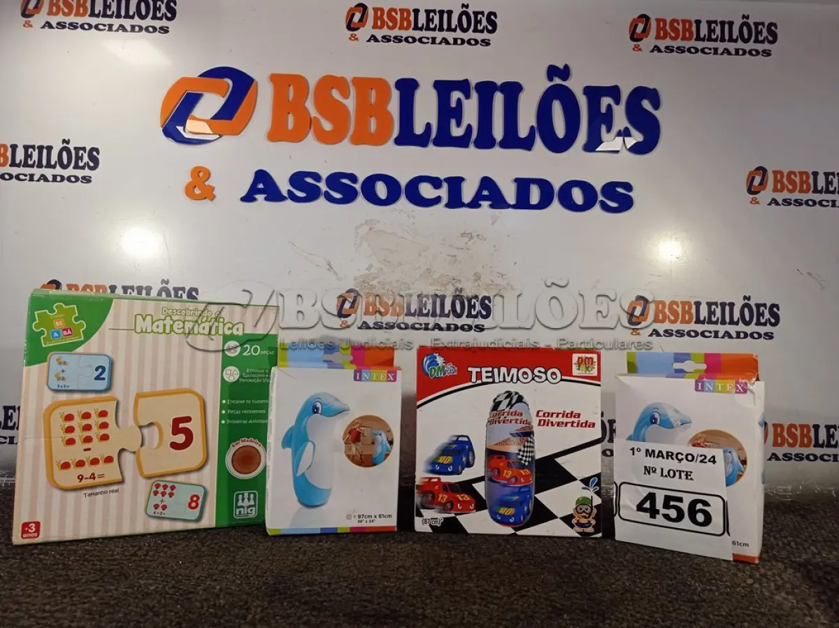 LOTE 456 - 03 BONECOS JOÃO TEIMOSO E 01 JOGO DESCOBRINDO A MATEMÁTICA. (NO ESTADO) ATENÇÃO! FAZER A VISITAÇÃO ANTES DE ARREMATAR, NÃO SABEMOS SE FUNCIONA. LEILÃO NÃO TEM GARANTIA E NEM DEVOLUÇÃO, SUJEITO A POSSÍVEIS AVARIAS VISÍVEIS/OCULTAS E/OU AUSÊNCIA DE COMPONENTES.