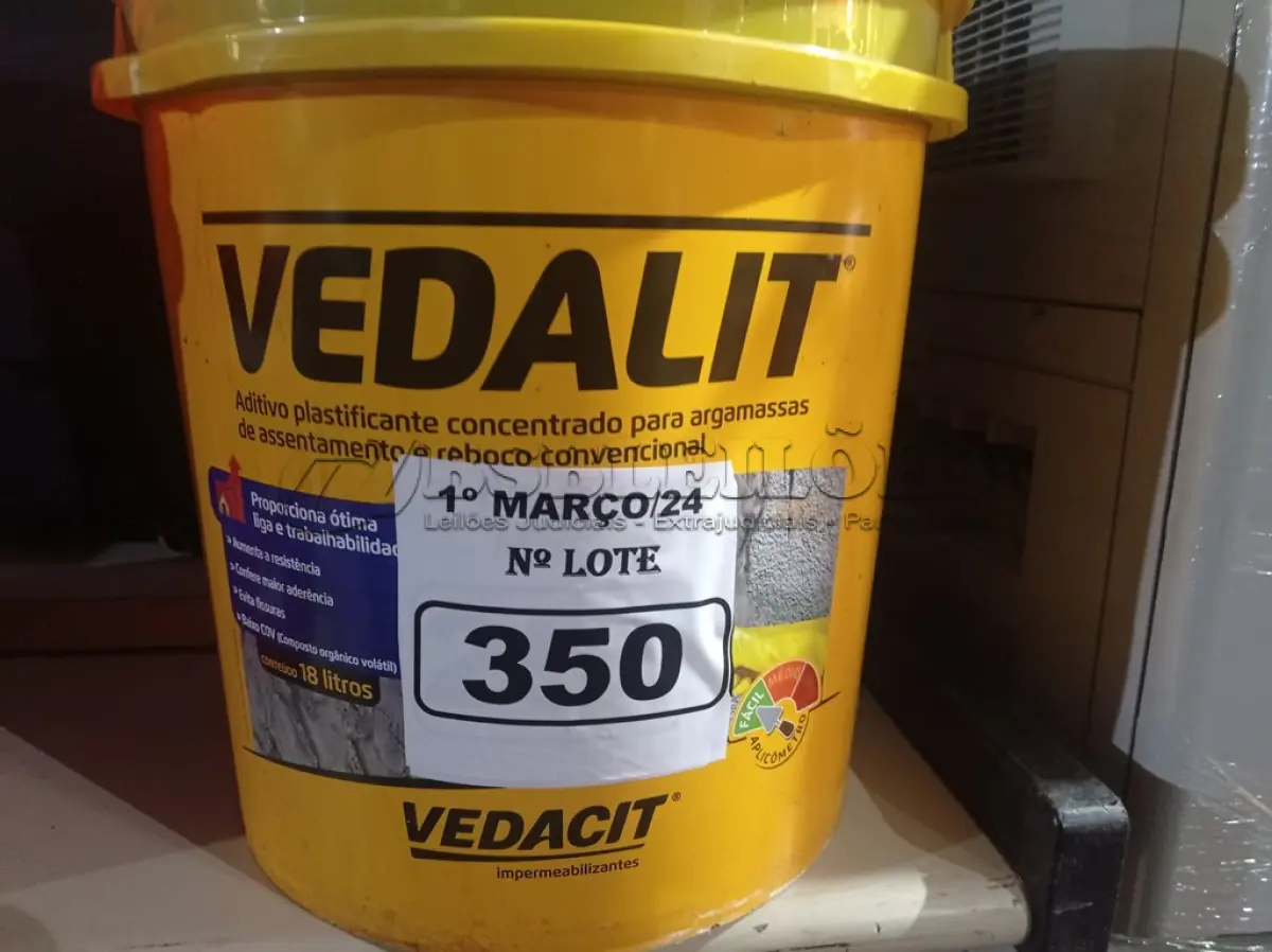 LOTE 350 - 01 BALDE DE VEDALIT, ADITIVO PLASTIFICANTE CONCENTRADO PARA ARGAMASSA DE ASSENTAMENTO E REBOCO CONVENCIONAL 18L.  (NO ESTADO) ATENÇÃO! FAZER A VISITAÇÃO ANTES DE ARREMATAR, NÃO SABEMOS SE FUNCIONA. LEILÃO NÃO TEM GARANTIA E NEM DEVOLUÇÃO, SUJEITO A POSSÍVEIS AVARIAS VISÍVEIS/OCULTAS E/OU AUSÊNCIA DE COMPONENTES.