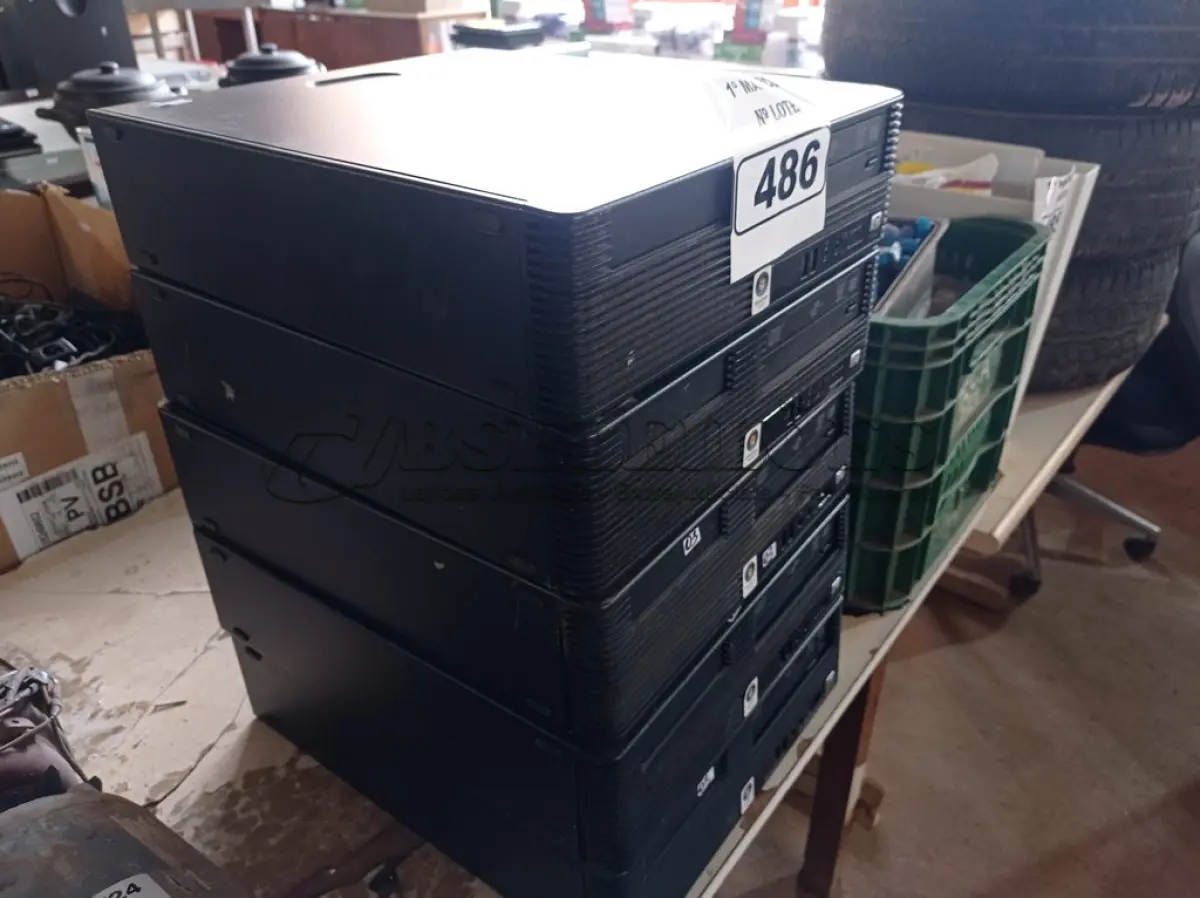 LOTE 486 - 05 CPUS PARA RETIRADA DE PEÇAS. (NO ESTADO) ATENÇÃO! FAZER A VISITAÇÃO ANTES DE ARREMATAR, NÃO SABEMOS SE FUNCIONA. LEILÃO NÃO TEM GARANTIA E NEM DEVOLUÇÃO, SUJEITO A POSSÍVEIS AVARIAS VISÍVEIS/OCULTAS E/OU AUSÊNCIA DE COMPONENTES.