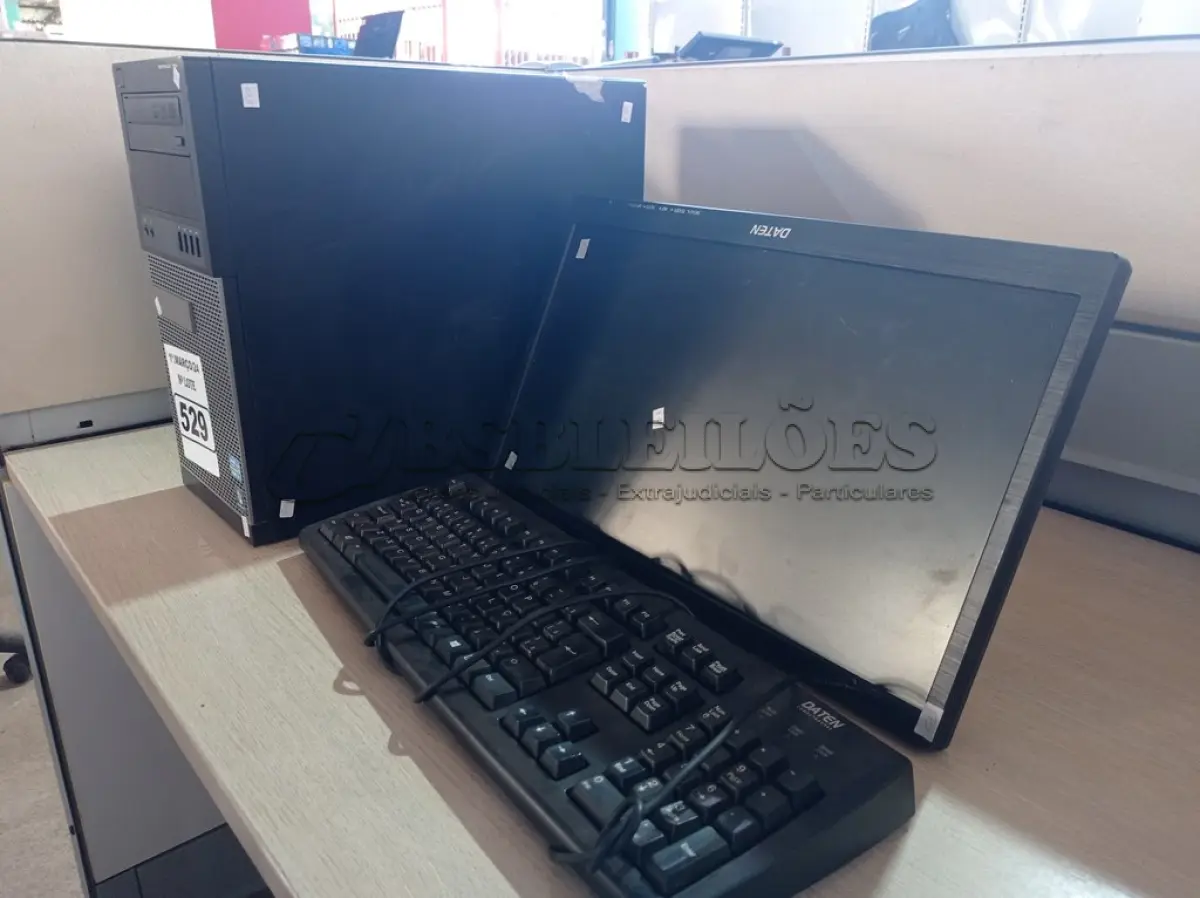 LOTE 529 - 01 CPU’S, 01 MONITOR E 01 TECLADO. (NO ESTADO) ATENÇÃO! FAZER A VISITAÇÃO ANTES DE ARREMATAR, NÃO SABEMOS SE FUNCIONA. LEILÃO NÃO TEM GARANTIA E NEM DEVOLUÇÃO, SUJEITO A POSSÍVEIS AVARIAS VISÍVEIS/OCULTAS E/OU AUSÊNCIA DE COMPONENTES.