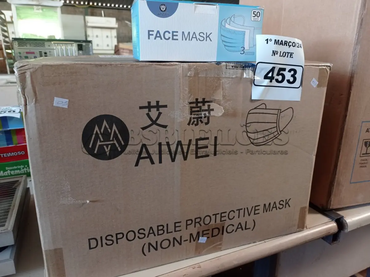 LOTE 453 - 01 LOTE COM APROXIMADAMENTE 2.000 MÁSCARAS DESCARTÁVEIS NOVAS. (NO ESTADO) ATENÇÃO! FAZER A VISITAÇÃO ANTES DE ARREMATAR, NÃO SABEMOS SE FUNCIONA. LEILÃO NÃO TEM GARANTIA E NEM DEVOLUÇÃO, SUJEITO A POSSÍVEIS AVARIAS VISÍVEIS/OCULTAS E/OU AUSÊNCIA DE COMPONENTES.
