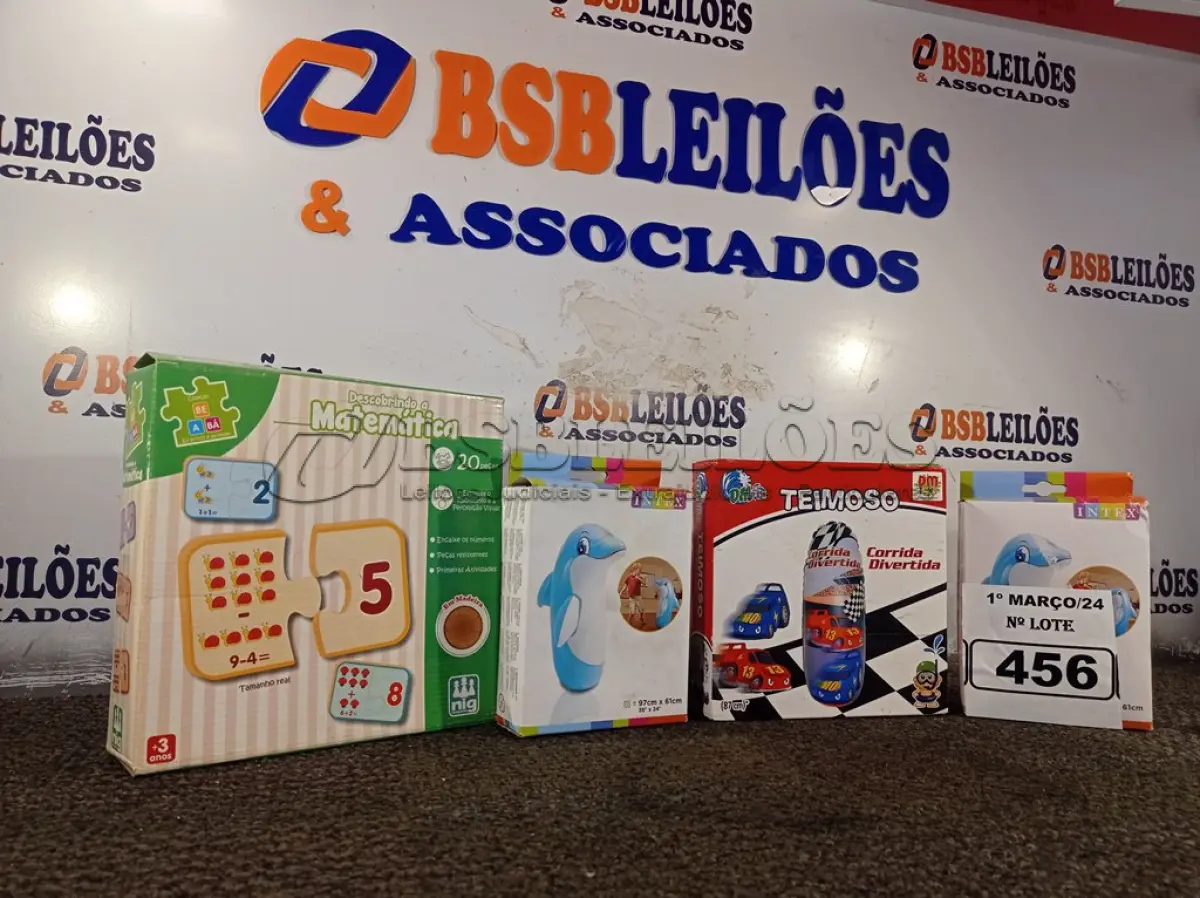LOTE 456 - 03 BONECOS JOÃO TEIMOSO E 01 JOGO DESCOBRINDO A MATEMÁTICA. (NO ESTADO) ATENÇÃO! FAZER A VISITAÇÃO ANTES DE ARREMATAR, NÃO SABEMOS SE FUNCIONA. LEILÃO NÃO TEM GARANTIA E NEM DEVOLUÇÃO, SUJEITO A POSSÍVEIS AVARIAS VISÍVEIS/OCULTAS E/OU AUSÊNCIA DE COMPONENTES.