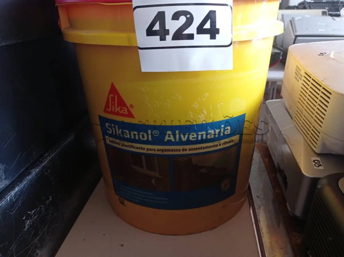 LOTE 424 - 01 BALDE DE SIKANOL ALVENARIA, ADITIVO PLASTIFICANTE PARA ARGAMASSA DE ASSENTAMENTO E REBOCO 18L. (NO ESTADO) ATENÇÃO! FAZER A VISITAÇÃO ANTES DE ARREMATAR, NÃO SABEMOS SE FUNCIONA. LEILÃO NÃO TEM GARANTIA E NEM DEVOLUÇÃO, SUJEITO A POSSÍVEIS AVARIAS VISÍVEIS/OCULTAS E/OU AUSÊNCIA DE COMPONENTES.