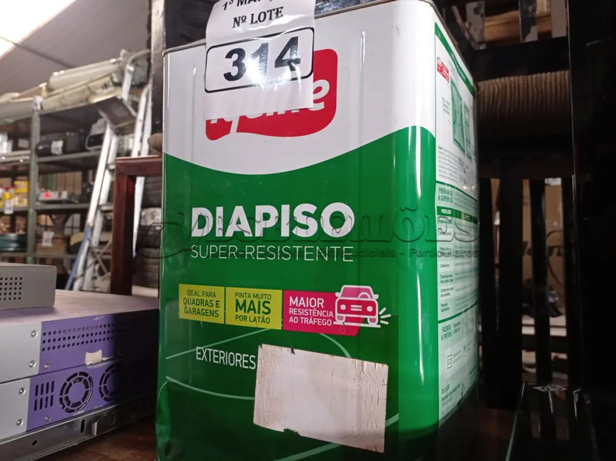 LOTE 314 - 01 LATA DE TINTA IQUINE DIAPISO 18L NA COR VERMELHA. (NO ESTADO) ATENÇÃO! FAZER A VISITAÇÃO ANTES DE ARREMATAR, NÃO SABEMOS SE FUNCIONA. LEILÃO NÃO TEM GARANTIA E NEM DEVOLUÇÃO, SUJEITO A POSSÍVEIS AVARIAS VISÍVEIS/OCULTAS E/OU AUSÊNCIA DE COMPONENTES.