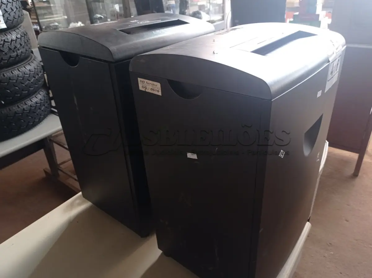 LOTE 416 - 02 FRAGMENTADORAS DE PAPEL. (NO ESTADO) ATENÇÃO! FAZER A VISITAÇÃO ANTES DE ARREMATAR, NÃO SABEMOS SE FUNCIONA. LEILÃO NÃO TEM GARANTIA E NEM DEVOLUÇÃO, SUJEITO A POSSÍVEIS AVARIAS VISÍVEIS/OCULTAS E/OU AUSÊNCIA DE COMPONENTES.