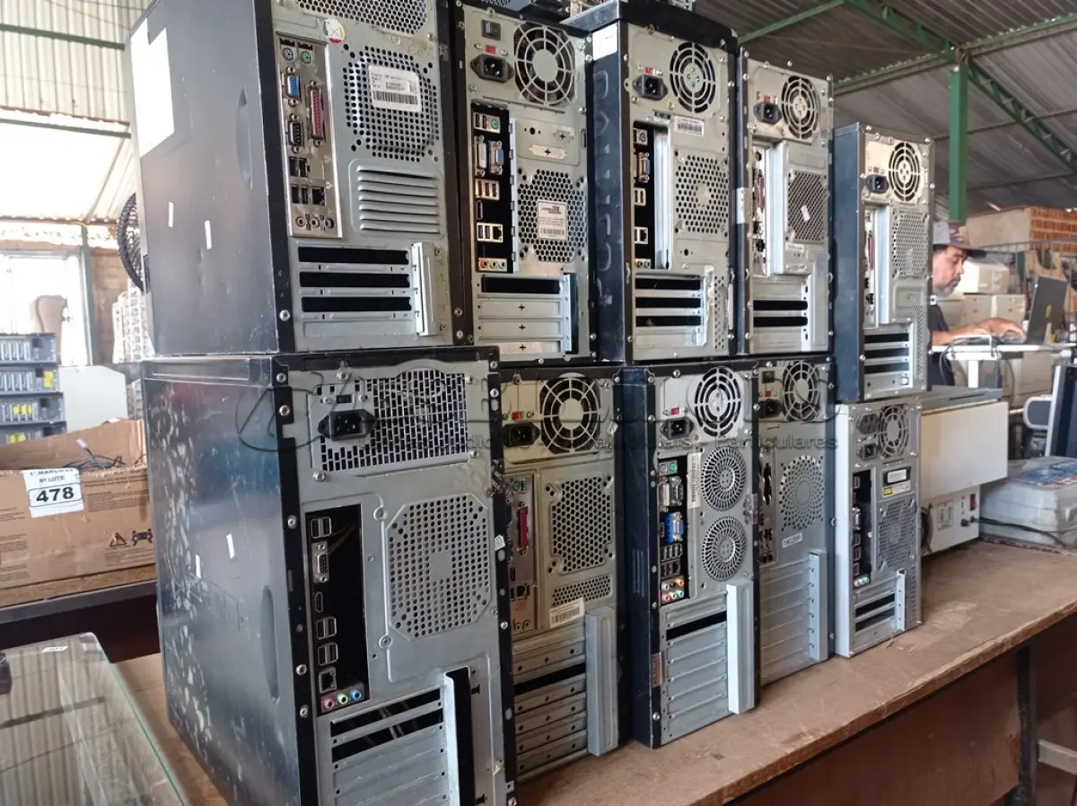 LOTE 419 - 11 CPU’S MARCAS E MODELOS DIVERSOS PARA RETIRADA DE PEÇAS. (NO ESTADO) ATENÇÃO! FAZER A VISITAÇÃO ANTES DE ARREMATAR, NÃO SABEMOS SE FUNCIONA. LEILÃO NÃO TEM GARANTIA E NEM DEVOLUÇÃO, SUJEITO A POSSÍVEIS AVARIAS VISÍVEIS/OCULTAS E/OU AUSÊNCIA DE COMPONENTES.