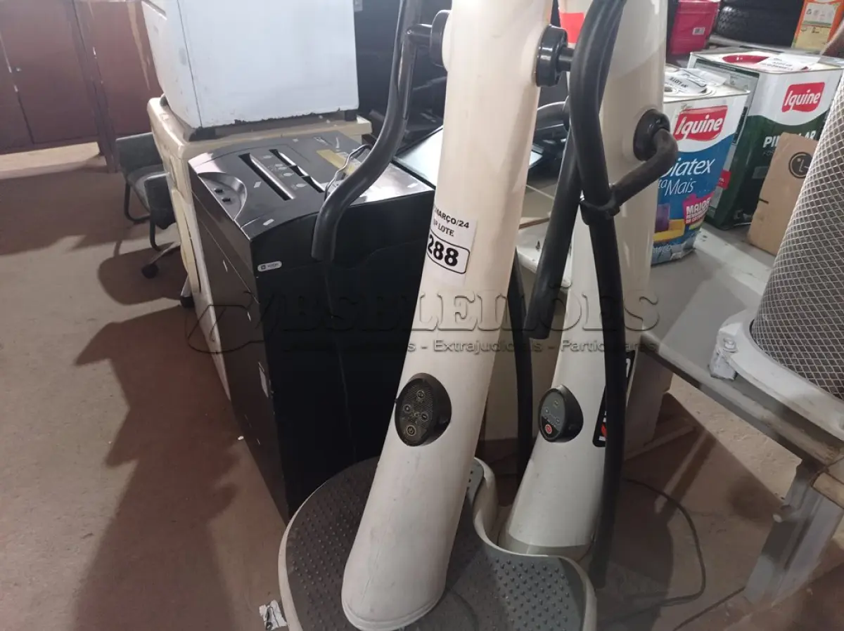 LOTE 288 - 02 APARELHOS DE GINASTICA SENDO 01 SEM A BASE. (NO ESTADO) ATENÇÃO! FAZER A VISITAÇÃO ANTES DE ARREMATAR, NÃO SABEMOS SE FUNCIONA. LEILÃO NÃO TEM GARANTIA E NEM DEVOLUÇÃO, SUJEITO A POSSÍVEIS AVARIAS VISÍVEIS/OCULTAS E/OU AUSÊNCIA DE COMPONENTES.