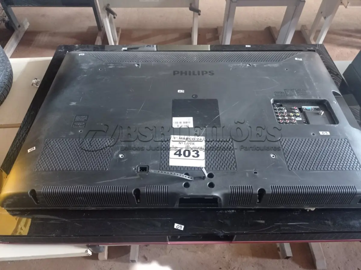 LOTE 403 - 02 TV’S MARCAS E MODELOS DIVERSOS PARA RETIRADA DE PEÇAS. (NO ESTADO) ATENÇÃO! FAZER A VISITAÇÃO ANTES DE ARREMATAR, NÃO SABEMOS SE FUNCIONA. LEILÃO NÃO TEM GARANTIA E NEM DEVOLUÇÃO, SUJEITO A POSSÍVEIS AVARIAS VISÍVEIS/OCULTAS E/OU AUSÊNCIA DE COMPONENTES.