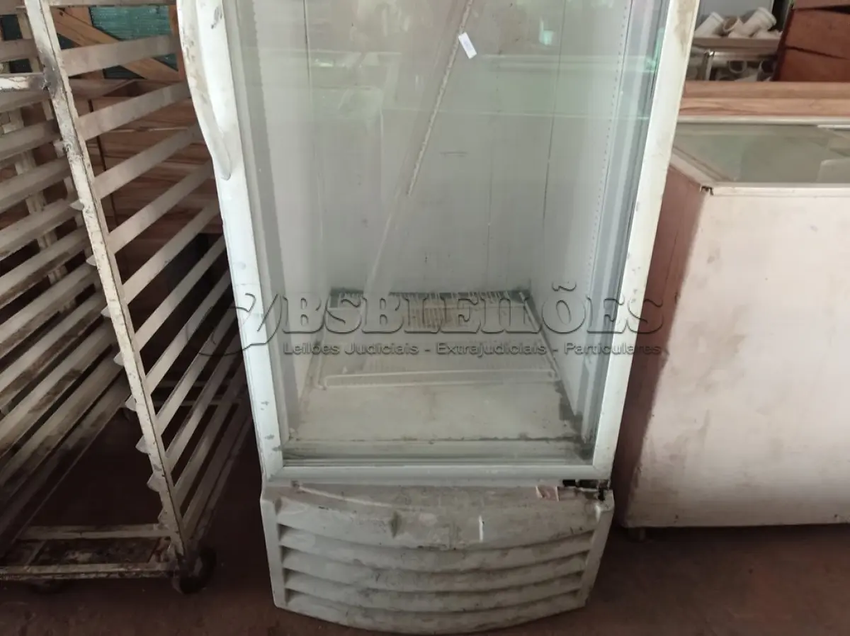 LOTE 245 - 01 CERVEJEIRA 220V. (NO ESTADO) ATENÇÃO! FAZER A VISITAÇÃO ANTES DE ARREMATAR, NÃO SABEMOS SE FUNCIONA. LEILÃO NÃO TEM GARANTIA E NEM DEVOLUÇÃO, SUJEITO A POSSÍVEIS AVARIAS VISÍVEIS/OCULTAS E/OU AUSÊNCIA DE COMPONENTES.