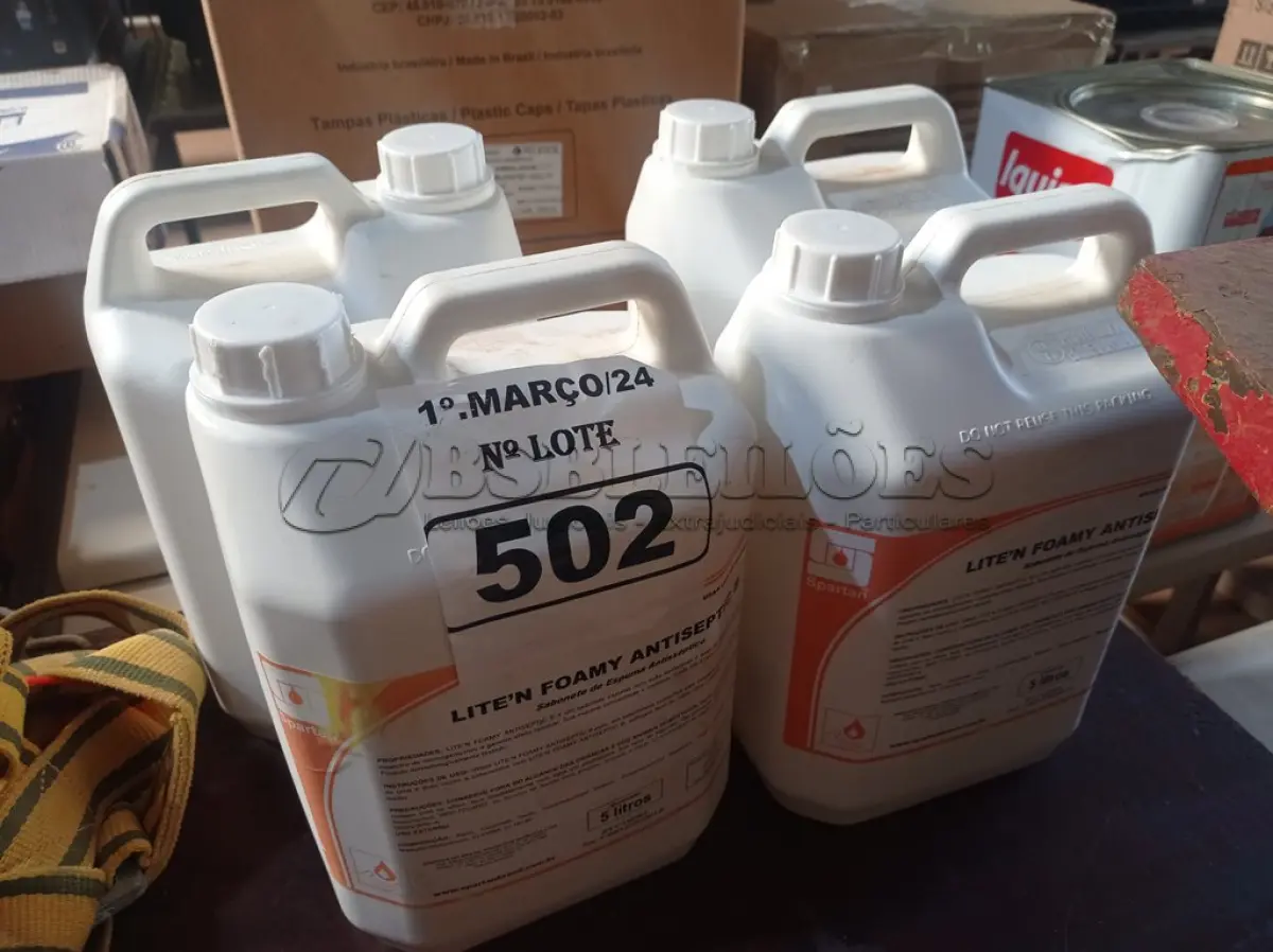 LOTE 502 - 20 LITROS DE SABONETE DE ESPUMA ANTISSÉPTICO . (NO ESTADO) ATENÇÃO! FAZER A VISITAÇÃO ANTES DE ARREMATAR, NÃO SABEMOS SE FUNCIONA. LEILÃO NÃO TEM GARANTIA E NEM DEVOLUÇÃO, SUJEITO A POSSÍVEIS AVARIAS VISÍVEIS/OCULTAS E/OU AUSÊNCIA DE COMPONENTES.