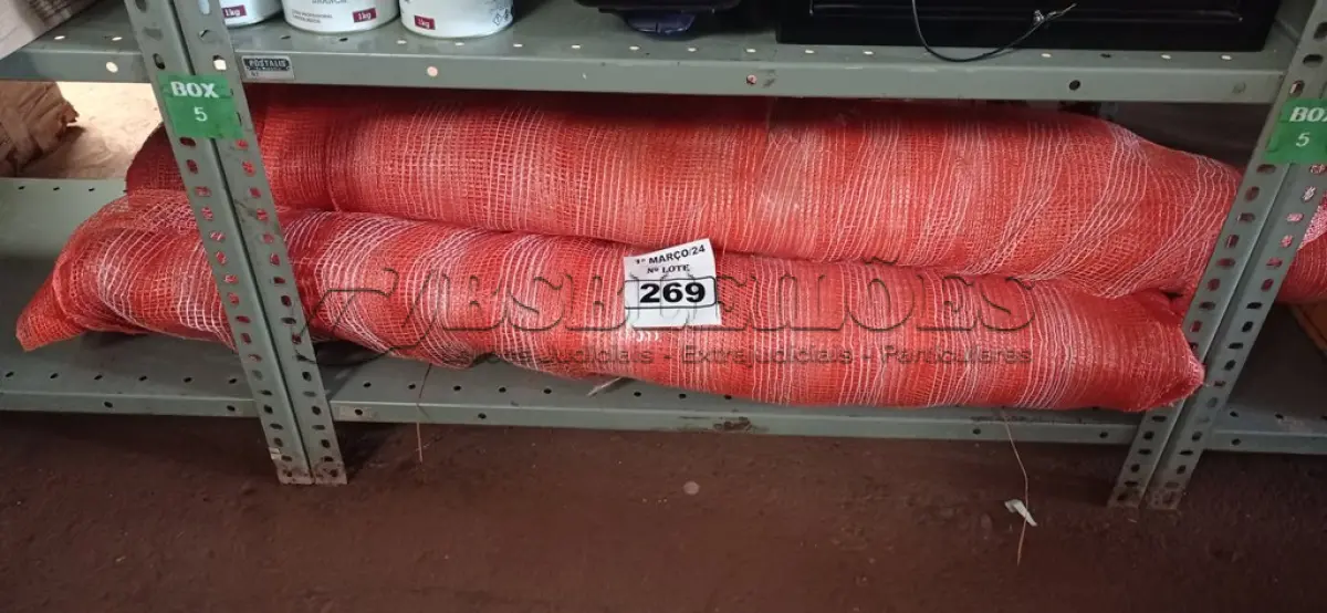 LOTE 269 - 03 ROLOS DE TELA DE PROTEÇÃO PARA OBRAS. (NO ESTADO) ATENÇÃO! FAZER A VISITAÇÃO ANTES DE ARREMATAR, NÃO SABEMOS SE FUNCIONA. LEILÃO NÃO TEM GARANTIA E NEM DEVOLUÇÃO, SUJEITO A POSSÍVEIS AVARIAS VISÍVEIS/OCULTAS E/OU AUSÊNCIA DE COMPONENTES.