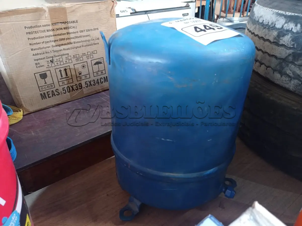 LOTE 449 - 01 MOTOR COMPRESSOR DE REFRIGERAÇÃO. (NO ESTADO) ATENÇÃO! FAZER A VISITAÇÃO ANTES DE ARREMATAR, NÃO SABEMOS SE FUNCIONA. LEILÃO NÃO TEM GARANTIA E NEM DEVOLUÇÃO, SUJEITO A POSSÍVEIS AVARIAS VISÍVEIS/OCULTAS E/OU AUSÊNCIA DE COMPONENTES.
