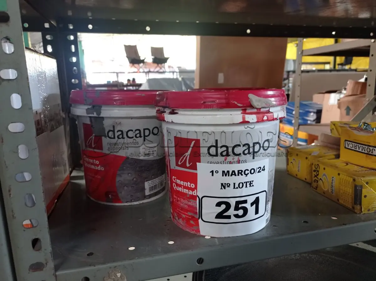 LOTE 251 - 03 BALDES DE CIMENTO QUEIMADO DACAPÓ 5KG. (NO ESTADO) ATENÇÃO! FAZER A VISITAÇÃO ANTES DE ARREMATAR, NÃO SABEMOS SE FUNCIONA. LEILÃO NÃO TEM GARANTIA E NEM DEVOLUÇÃO, SUJEITO A POSSÍVEIS AVARIAS VISÍVEIS/OCULTAS E/OU AUSÊNCIA DE COMPONENTES.