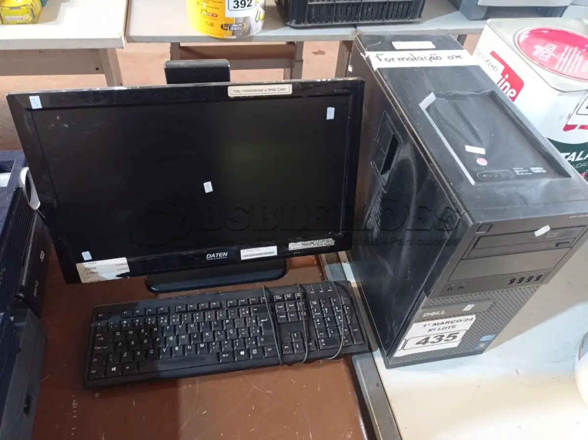 LOTE 435 - 01 CPU’S, 01 MONITOR E 01 TECLADO. (NO ESTADO) ATENÇÃO! FAZER A VISITAÇÃO ANTES DE ARREMATAR, NÃO SABEMOS SE FUNCIONA. LEILÃO NÃO TEM GARANTIA E NEM DEVOLUÇÃO, SUJEITO A POSSÍVEIS AVARIAS VISÍVEIS/OCULTAS E/OU AUSÊNCIA DE COMPONENTES.