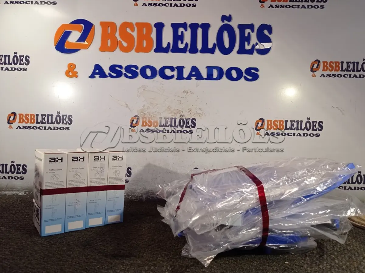 LOTE 266 - 04 TERMÔMETROS DIGITAL E 10 MASCARAS DE PROTEÇÃO. (NO ESTADO) ATENÇÃO! FAZER A VISITAÇÃO ANTES DE ARREMATAR, NÃO SABEMOS SE FUNCIONA. LEILÃO NÃO TEM GARANTIA E NEM DEVOLUÇÃO, SUJEITO A POSSÍVEIS AVARIAS VISÍVEIS/OCULTAS E/OU AUSÊNCIA DE COMPONENTES.
