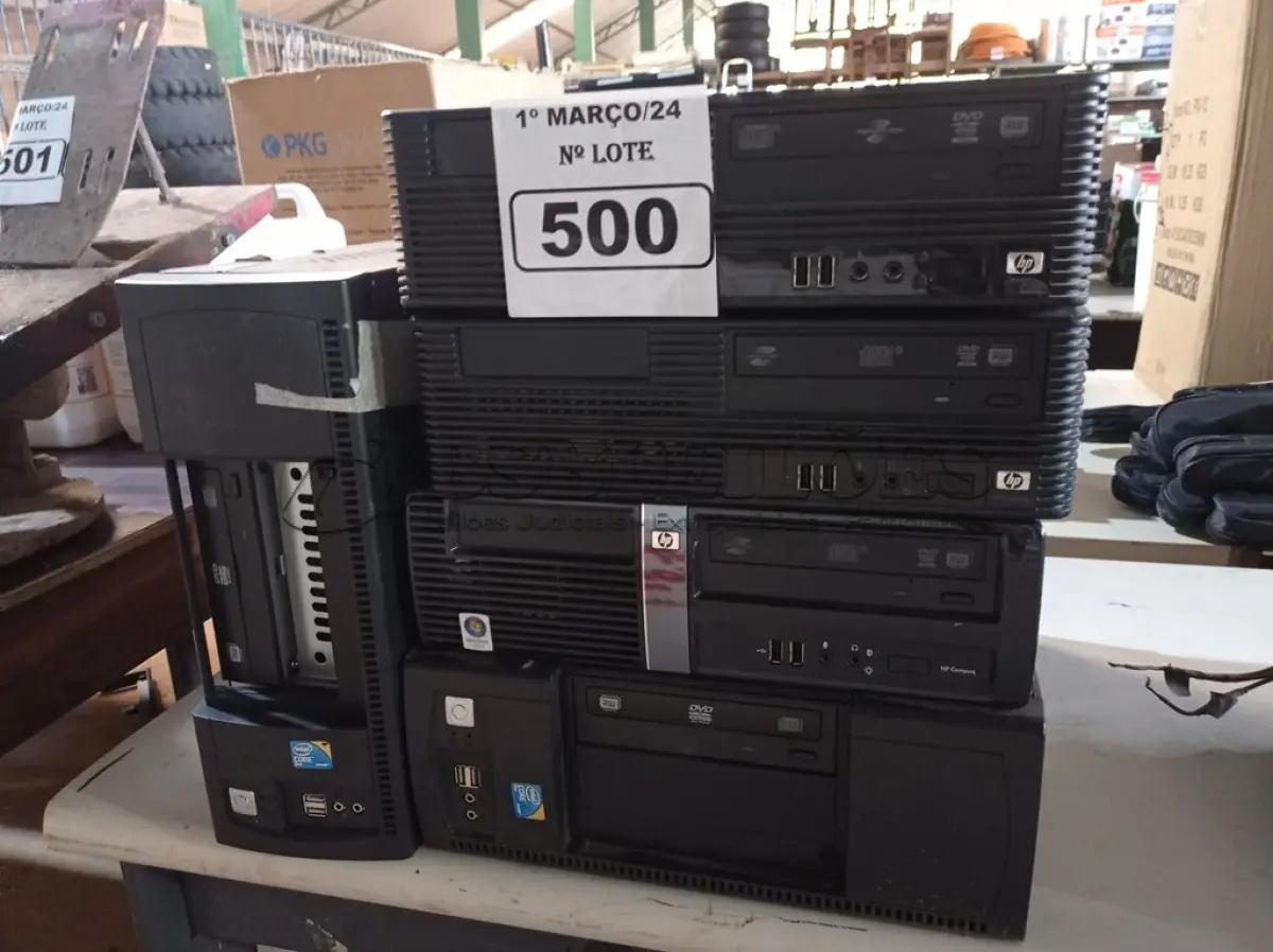 LOTE 500 - 05 CPUS MARCAS E MODELOS DIVERSOS PARA RETIRADA DE PEÇAS. (NO ESTADO) ATENÇÃO! FAZER A VISITAÇÃO ANTES DE ARREMATAR, NÃO SABEMOS SE FUNCIONA. LEILÃO NÃO TEM GARANTIA E NEM DEVOLUÇÃO, SUJEITO A POSSÍVEIS AVARIAS VISÍVEIS/OCULTAS E/OU AUSÊNCIA DE COMPONENTES.
