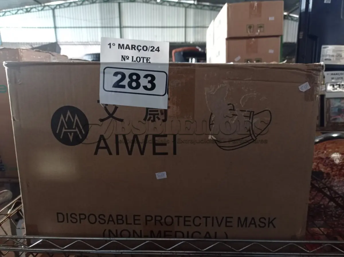 LOTE 283 - 01 CAIXA COM APROXIMADAMENTE 2.000 MASCARAS DESCARTÁVEIS. (NO ESTADO) ATENÇÃO! FAZER A VISITAÇÃO ANTES DE ARREMATAR, NÃO SABEMOS SE FUNCIONA. LEILÃO NÃO TEM GARANTIA E NEM DEVOLUÇÃO, SUJEITO A POSSÍVEIS AVARIAS VISÍVEIS/OCULTAS E/OU AUSÊNCIA DE COMPONENTES.