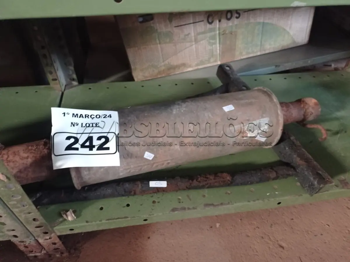 LOTE 242 - 01 PONTEIRA DE ESCAPAMENTO E 01 ENGATE. (NO ESTADO) ATENÇÃO! FAZER A VISITAÇÃO ANTES DE ARREMATAR, NÃO SABEMOS SE FUNCIONA. LEILÃO NÃO TEM GARANTIA E NEM DEVOLUÇÃO, SUJEITO A POSSÍVEIS AVARIAS VISÍVEIS/OCULTAS E/OU AUSÊNCIA DE COMPONENTES.