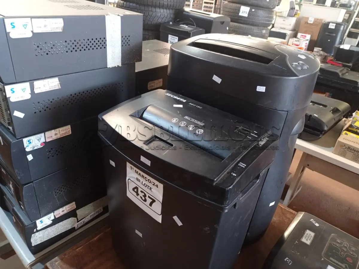 LOTE 437 - 02 FRAGMENTADORAS DE PAPEL. (NO ESTADO) ATENÇÃO! FAZER A VISITAÇÃO ANTES DE ARREMATAR, NÃO SABEMOS SE FUNCIONA. LEILÃO NÃO TEM GARANTIA E NEM DEVOLUÇÃO, SUJEITO A POSSÍVEIS AVARIAS VISÍVEIS/OCULTAS E/OU AUSÊNCIA DE COMPONENTES.