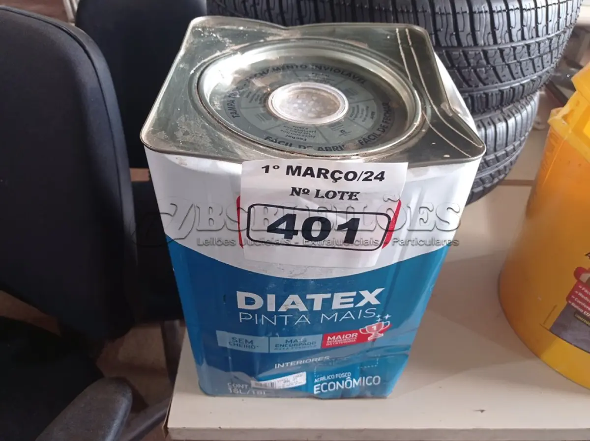 LOTE 401 - 01 LATA DE TINTA IQUINE DIATEX PINTA MAIS 18L FOSCO BASE “P”. (NO ESTADO) ATENÇÃO! FAZER A VISITAÇÃO ANTES DE ARREMATAR, NÃO SABEMOS SE FUNCIONA. LEILÃO NÃO TEM GARANTIA E NEM DEVOLUÇÃO, SUJEITO A POSSÍVEIS AVARIAS VISÍVEIS/OCULTAS E/OU AUSÊNCIA DE COMPONENTES.