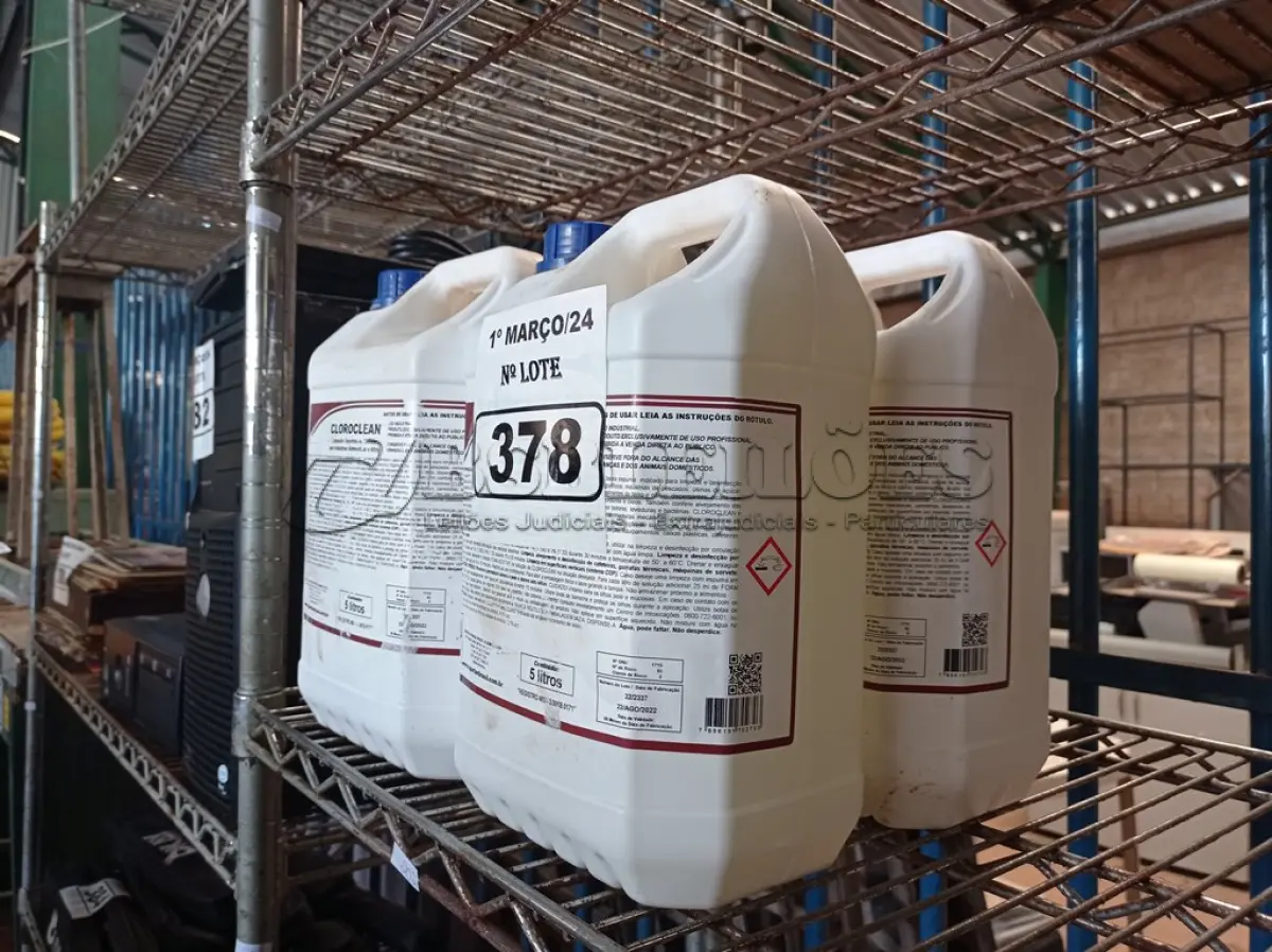 LOTE 378 - 20 LITROS DE CLOROCLEAN, LIMPADOR DESINFETANTE CLORADO PARA INDÚSTRIAS ALIMENTÍCIAS E AFINS. (NO ESTADO) ATENÇÃO! FAZER A VISITAÇÃO ANTES DE ARREMATAR, NÃO SABEMOS SE FUNCIONA. LEILÃO NÃO TEM GARANTIA E NEM DEVOLUÇÃO, SUJEITO A POSSÍVEIS AVARIAS VISÍVEIS/OCULTAS E/OU AUSÊNCIA DE COMPONENTES.