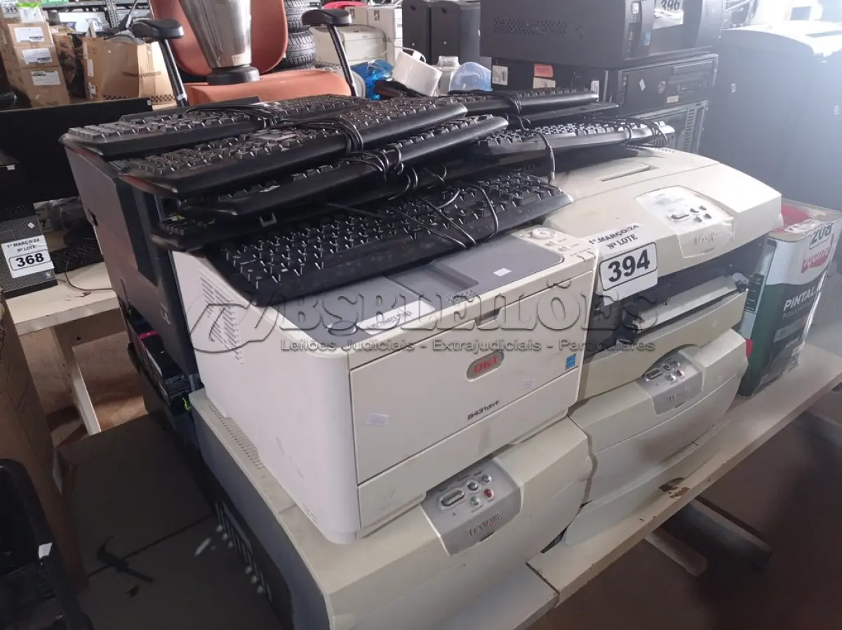 LOTE 394 - 08 IMPRESSORAS E VÁRIOS TECLADOS PARA PC MARCAS E MODELOS DIVERSOS. (NO ESTADO) ATENÇÃO! FAZER A VISITAÇÃO ANTES DE ARREMATAR, NÃO SABEMOS SE FUNCIONA. LEILÃO NÃO TEM GARANTIA E NEM DEVOLUÇÃO, SUJEITO A POSSÍVEIS AVARIAS VISÍVEIS/OCULTAS E/OU AUSÊNCIA DE COMPONENTES.