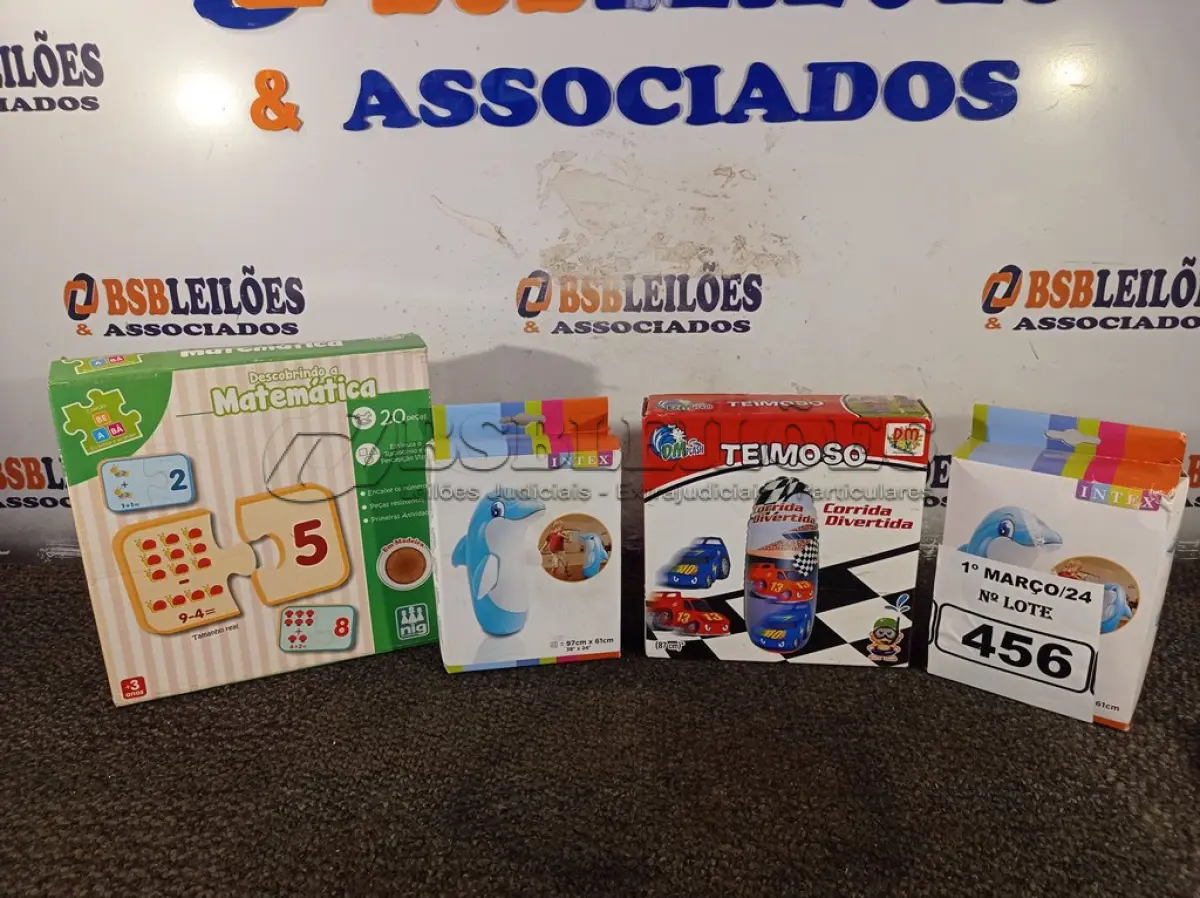 LOTE 456 - 03 BONECOS JOÃO TEIMOSO E 01 JOGO DESCOBRINDO A MATEMÁTICA. (NO ESTADO) ATENÇÃO! FAZER A VISITAÇÃO ANTES DE ARREMATAR, NÃO SABEMOS SE FUNCIONA. LEILÃO NÃO TEM GARANTIA E NEM DEVOLUÇÃO, SUJEITO A POSSÍVEIS AVARIAS VISÍVEIS/OCULTAS E/OU AUSÊNCIA DE COMPONENTES.