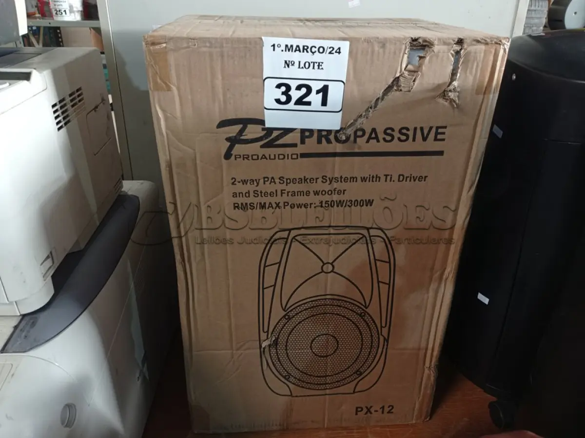 LOTE 321 - 01 CAIXA DE SOM PZ PROPASSIVE PX-12. (NO ESTADO) ATENÇÃO! FAZER A VISITAÇÃO ANTES DE ARREMATAR, NÃO SABEMOS SE FUNCIONA. LEILÃO NÃO TEM GARANTIA E NEM DEVOLUÇÃO, SUJEITO A POSSÍVEIS AVARIAS VISÍVEIS/OCULTAS E/OU AUSÊNCIA DE COMPONENTES.