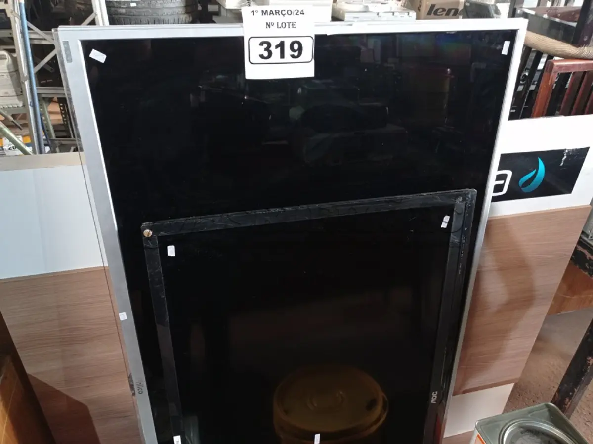 LOTE 319 - 02 TV’S MARCAS E MODELOS DIVERSOS PARA RETIRADA DE PEÇAS. (NO ESTADO) ATENÇÃO! FAZER A VISITAÇÃO ANTES DE ARREMATAR, NÃO SABEMOS SE FUNCIONA. LEILÃO NÃO TEM GARANTIA E NEM DEVOLUÇÃO, SUJEITO A POSSÍVEIS AVARIAS VISÍVEIS/OCULTAS E/OU AUSÊNCIA DE COMPONENTES.