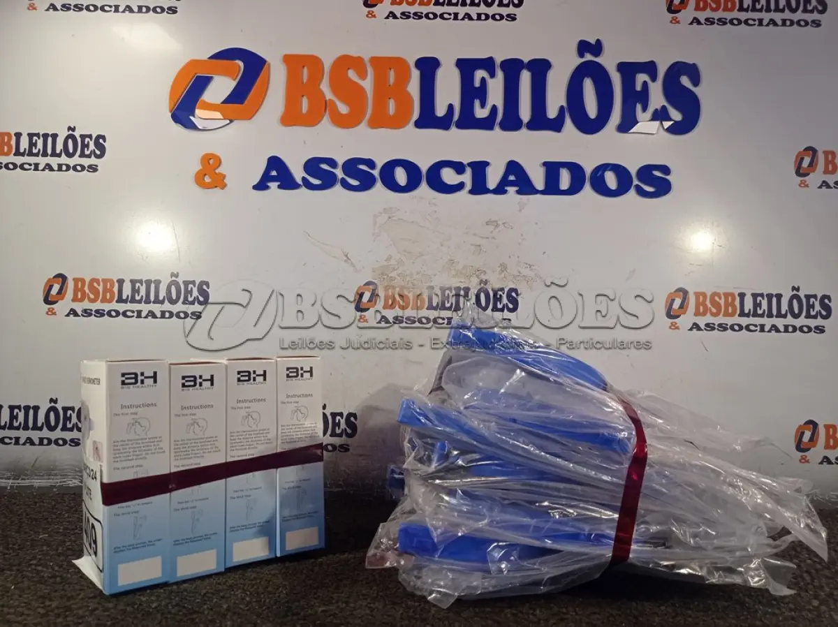 LOTE 409 - 04 TERMÔMETROS DIGITAL E 10 MASCARAS DE PROTEÇÃO. (NO ESTADO) ATENÇÃO! FAZER A VISITAÇÃO ANTES DE ARREMATAR, NÃO SABEMOS SE FUNCIONA. LEILÃO NÃO TEM GARANTIA E NEM DEVOLUÇÃO, SUJEITO A POSSÍVEIS AVARIAS VISÍVEIS/OCULTAS E/OU AUSÊNCIA DE COMPONENTES.
