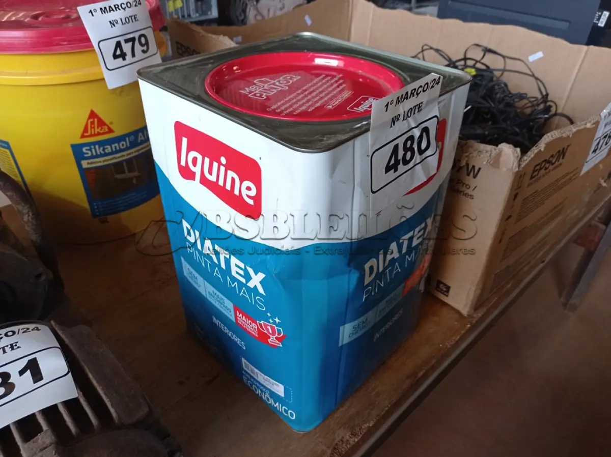 LOTE 480 - 01 LATA DE TINTA IQUINE DIATEX PINTA MAIS 18L FOSCO BASE “P”. (NO ESTADO) ATENÇÃO! FAZER A VISITAÇÃO ANTES DE ARREMATAR, NÃO SABEMOS SE FUNCIONA. LEILÃO NÃO TEM GARANTIA E NEM DEVOLUÇÃO, SUJEITO A POSSÍVEIS AVARIAS VISÍVEIS/OCULTAS E/OU AUSÊNCIA DE COMPONENTES.
