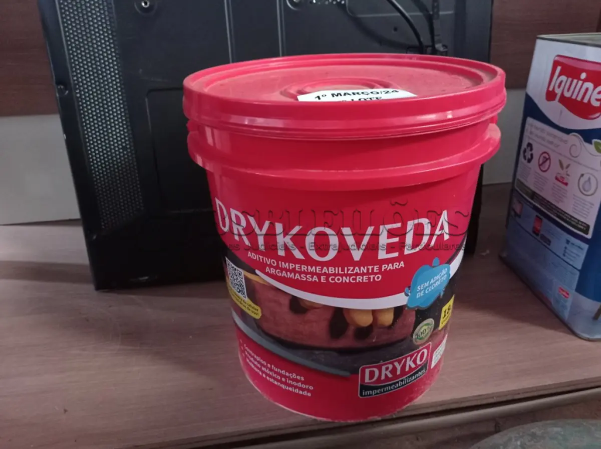 LOTE 278 - 01 BALDE DE DRYKOVEDA, ADITIVO IMPERMEABILIZANTE PARA ARGAMASSA E CONCRETO 18L. (NO ESTADO) ATENÇÃO! FAZER A VISITAÇÃO ANTES DE ARREMATAR, NÃO SABEMOS SE FUNCIONA. LEILÃO NÃO TEM GARANTIA E NEM DEVOLUÇÃO, SUJEITO A POSSÍVEIS AVARIAS VISÍVEIS/OCULTAS E/OU AUSÊNCIA DE COMPONENTES.