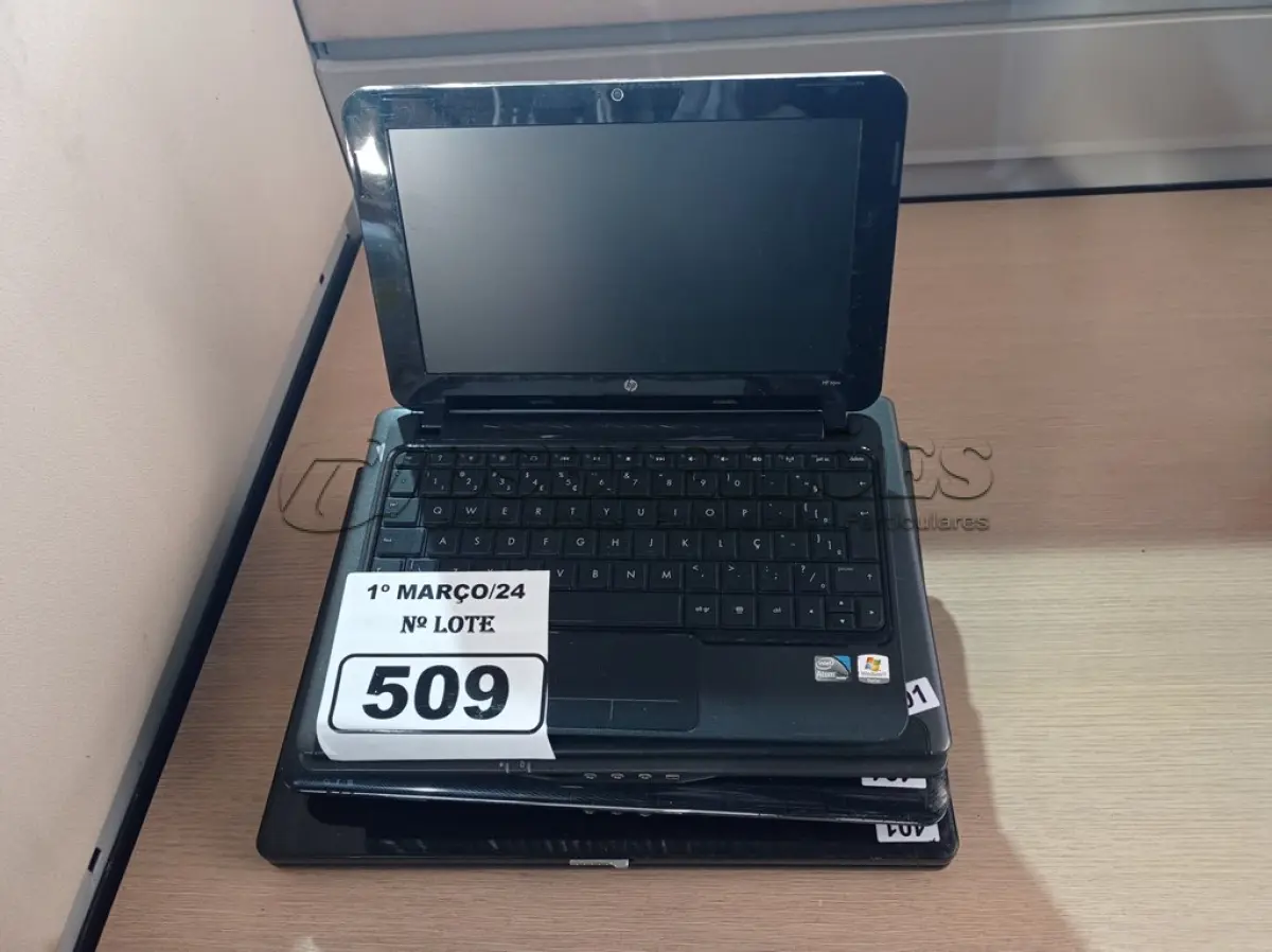 LOTE 509 - 04 NOTEBOOKS PARA RETIRADA DE PEÇAS. (NO ESTADO) ATENÇÃO! FAZER A VISITAÇÃO ANTES DE ARREMATAR, NÃO SABEMOS SE FUNCIONA. LEILÃO NÃO TEM GARANTIA E NEM DEVOLUÇÃO, SUJEITO A POSSÍVEIS AVARIAS VISÍVEIS/OCULTAS E/OU AUSÊNCIA DE COMPONENTES.