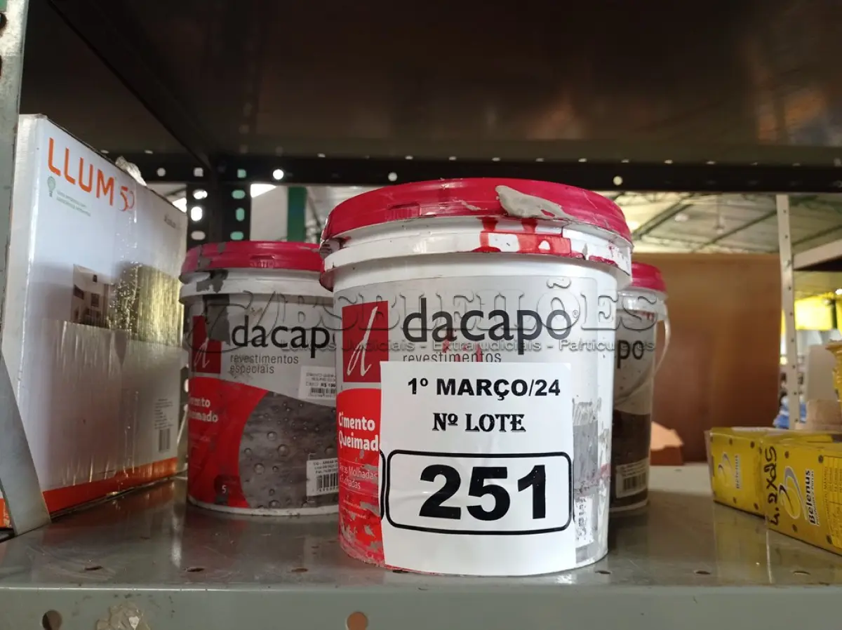 LOTE 251 - 03 BALDES DE CIMENTO QUEIMADO DACAPÓ 5KG. (NO ESTADO) ATENÇÃO! FAZER A VISITAÇÃO ANTES DE ARREMATAR, NÃO SABEMOS SE FUNCIONA. LEILÃO NÃO TEM GARANTIA E NEM DEVOLUÇÃO, SUJEITO A POSSÍVEIS AVARIAS VISÍVEIS/OCULTAS E/OU AUSÊNCIA DE COMPONENTES.