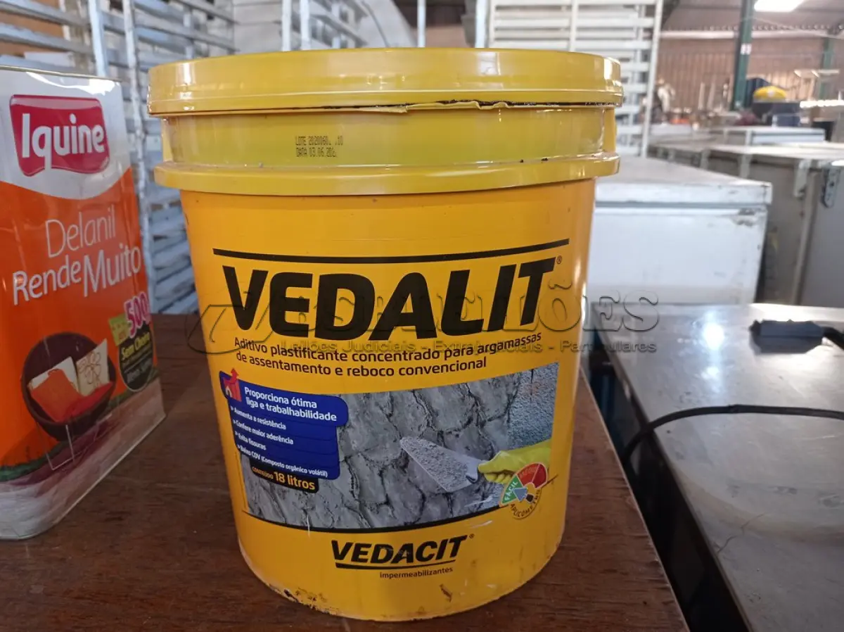 LOTE 512 - 01 BALDE DE VEDACIT, ADITIVO IMPERMEABILIZANTE PARA CONCRETOS E ARGAMASSAS. (NO ESTADO) ATENÇÃO! FAZER A VISITAÇÃO ANTES DE ARREMATAR, NÃO SABEMOS SE FUNCIONA. LEILÃO NÃO TEM GARANTIA E NEM DEVOLUÇÃO, SUJEITO A POSSÍVEIS AVARIAS VISÍVEIS/OCULTAS E/OU AUSÊNCIA DE COMPONENTES.