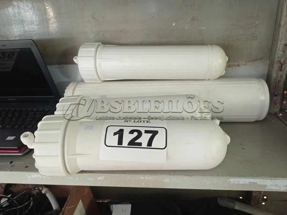 LOTE 127 - 04 FILTROS PARA CAIXA D’AGUA TIPO CAVALETE. (NO ESTADO) ATENÇÃO! FAZER A VISITAÇÃO ANTES DE ARREMATAR, NÃO SABEMOS SE FUNCIONA. LEILÃO NÃO TEM GARANTIA E NEM DEVOLUÇÃO, SUJEITO A POSSÍVEIS AVARIAS VISÍVEIS/OCULTAS E/OU AUSÊNCIA DE COMPONENTES.