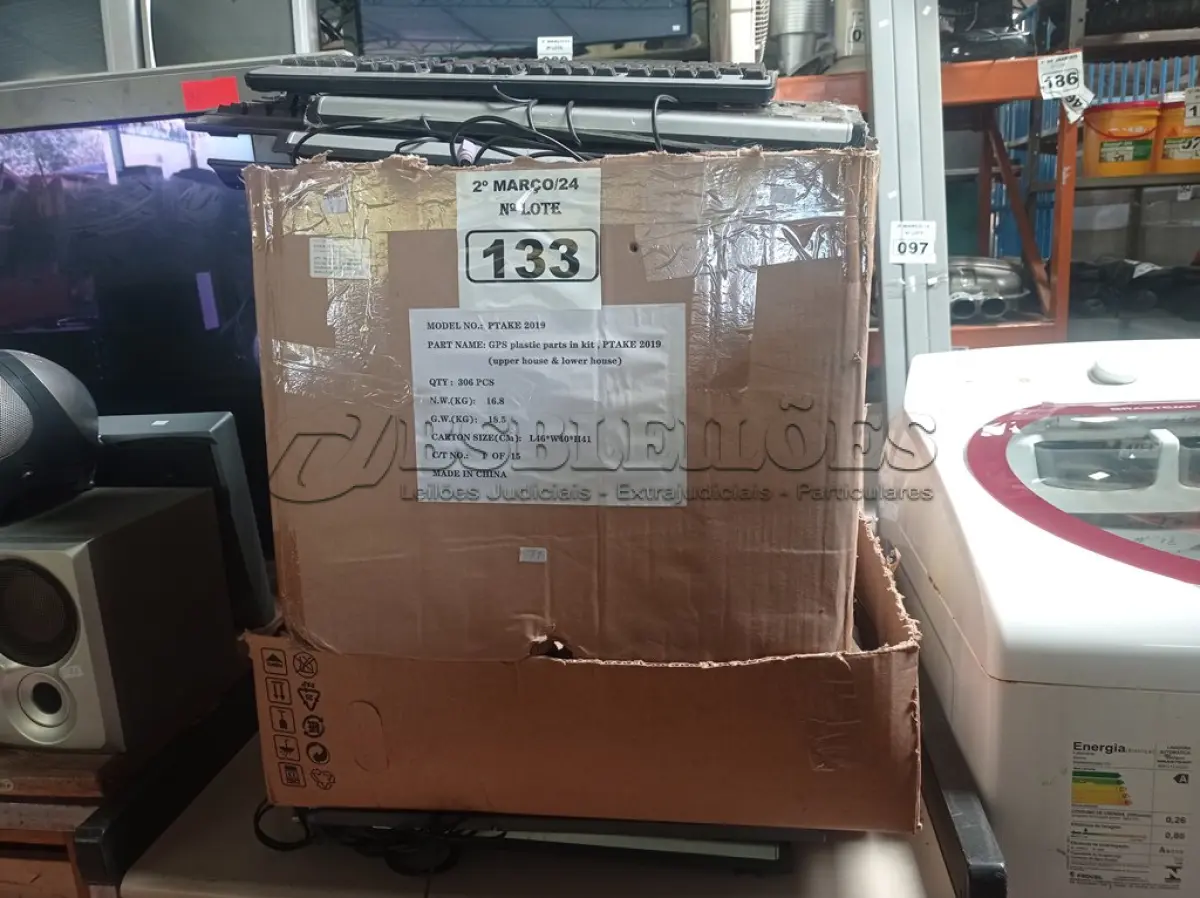 LOTE 133 - 01 LOTE COM GRANDE QUANTIDADE DE TECLADOS PARA PC MARCAS E MODELOS DIVERSOS. (NO ESTADO) ATENÇÃO! FAZER A VISITAÇÃO ANTES DE ARREMATAR, NÃO SABEMOS SE FUNCIONA. LEILÃO NÃO TEM GARANTIA E NEM DEVOLUÇÃO, SUJEITO A POSSÍVEIS AVARIAS VISÍVEIS/OCULTAS E/OU AUSÊNCIA DE COMPONENTES.