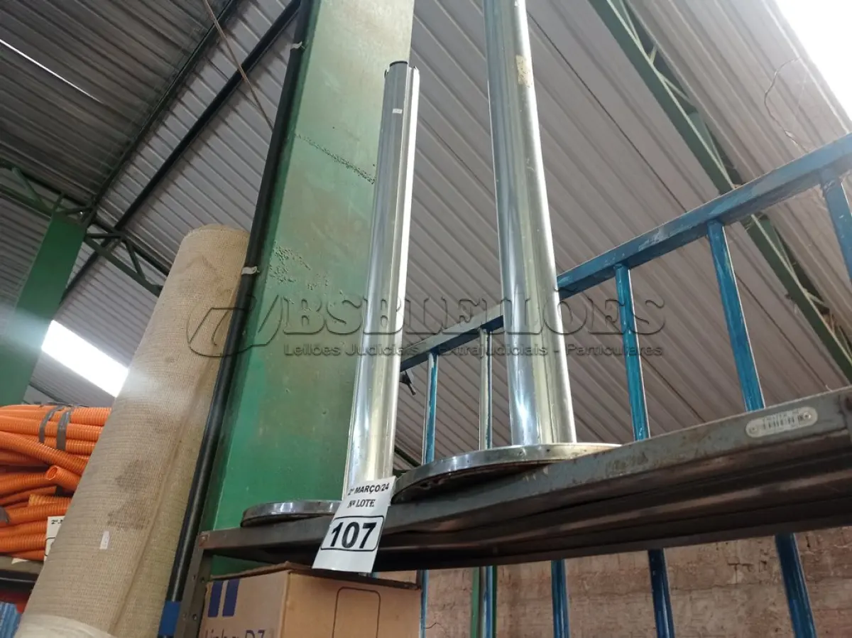 LOTE 107 - 02 SEPARADORES DE FILA. (NO ESTADO) ATENÇÃO! FAZER A VISITAÇÃO ANTES DE ARREMATAR, NÃO SABEMOS SE FUNCIONA. LEILÃO NÃO TEM GARANTIA E NEM DEVOLUÇÃO, SUJEITO A POSSÍVEIS AVARIAS VISÍVEIS/OCULTAS E/OU AUSÊNCIA DE COMPONENTES.